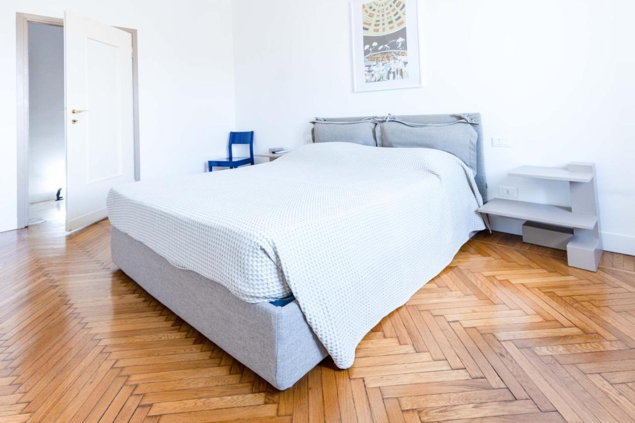 Milan Flat 5 Min From Duomo With Park For Small Carsアパートメント エクステリア 写真