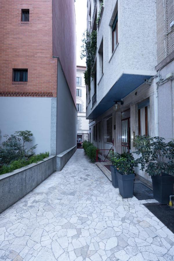 Milan Flat 5 Min From Duomo With Park For Small Cars エクステリア 写真